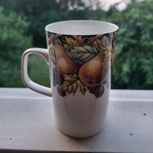 Wren White Mug with Pear and Leaf Design